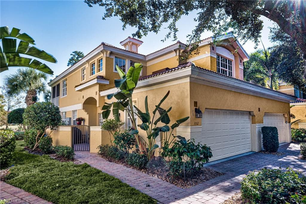 20291 Burnside PL 1002 ESTERO, FL 33928