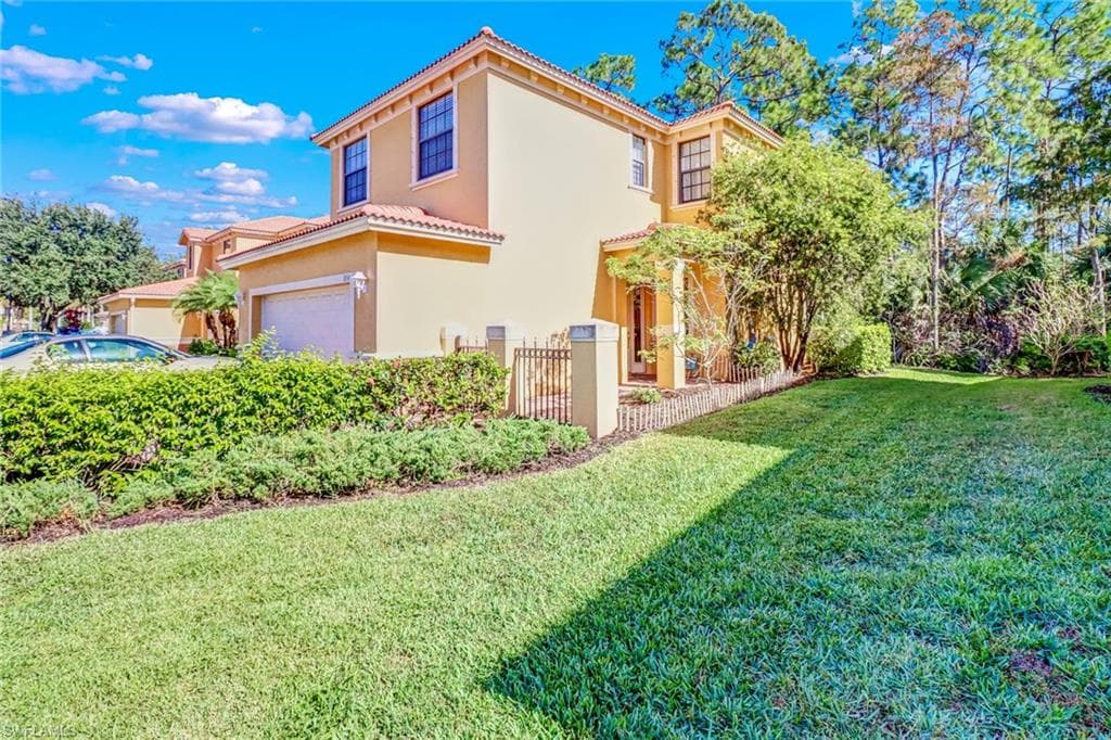 7654 Bristol CIR NAPLES, FL 34120
