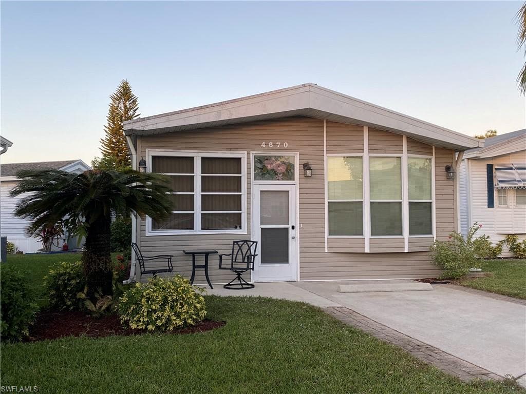 4670 Liberty LN W ESTERO, FL 33928