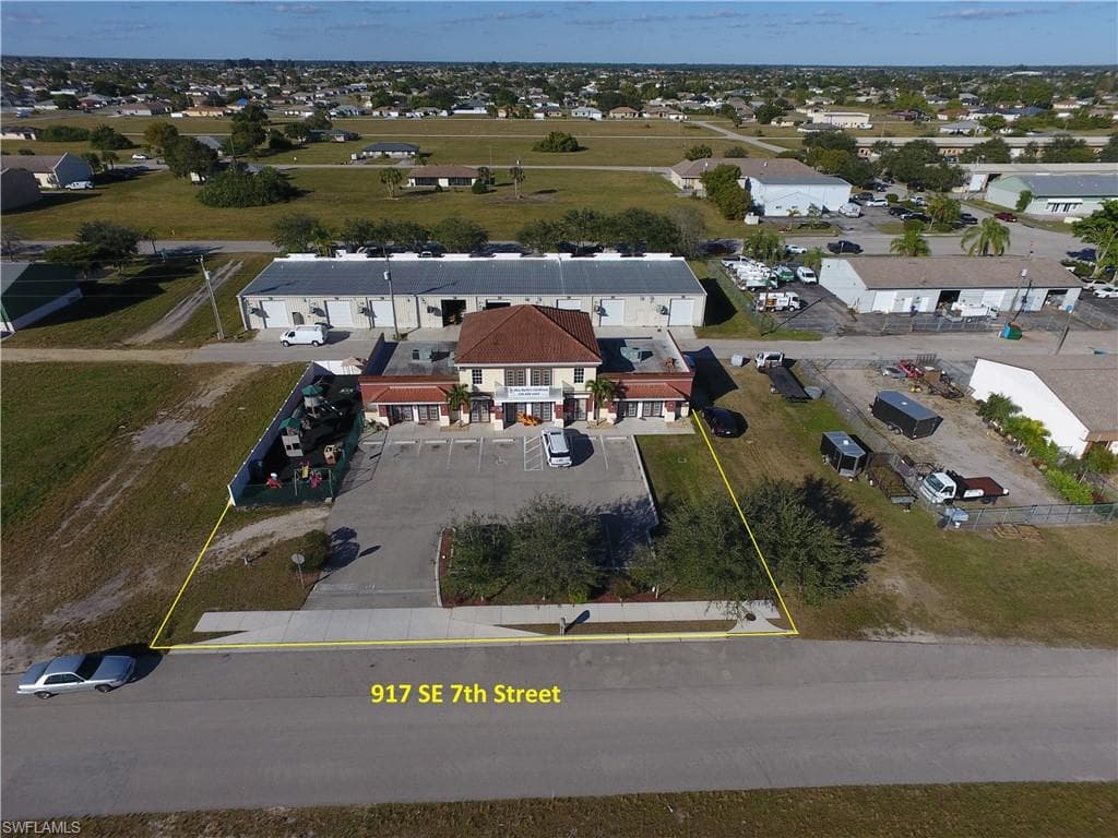 917 NE 7th ST CAPE CORAL, FL 33909