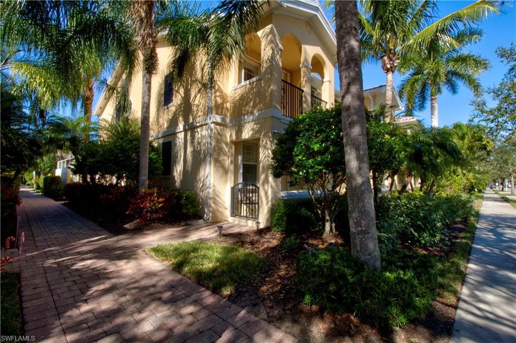 8059 Sorrento LN NAPLES, FL 34114