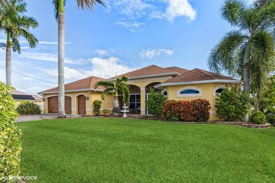 1619 31st AVE CAPE CORAL, FL 33993