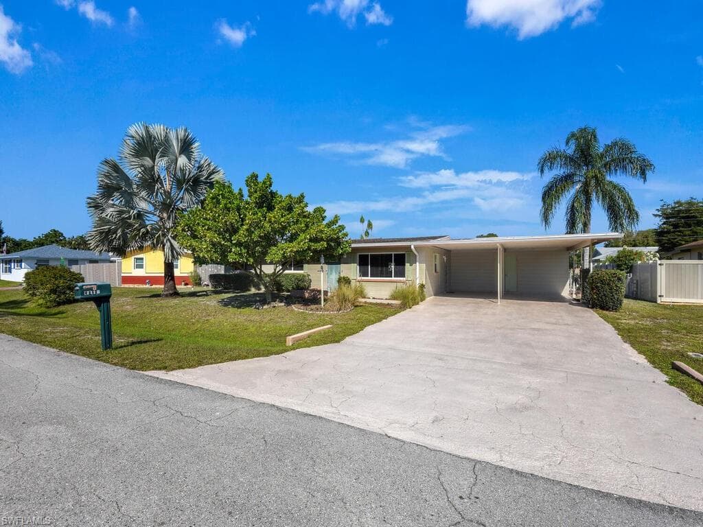 2325 Gorham AVE FORT MYERS, FL 33907