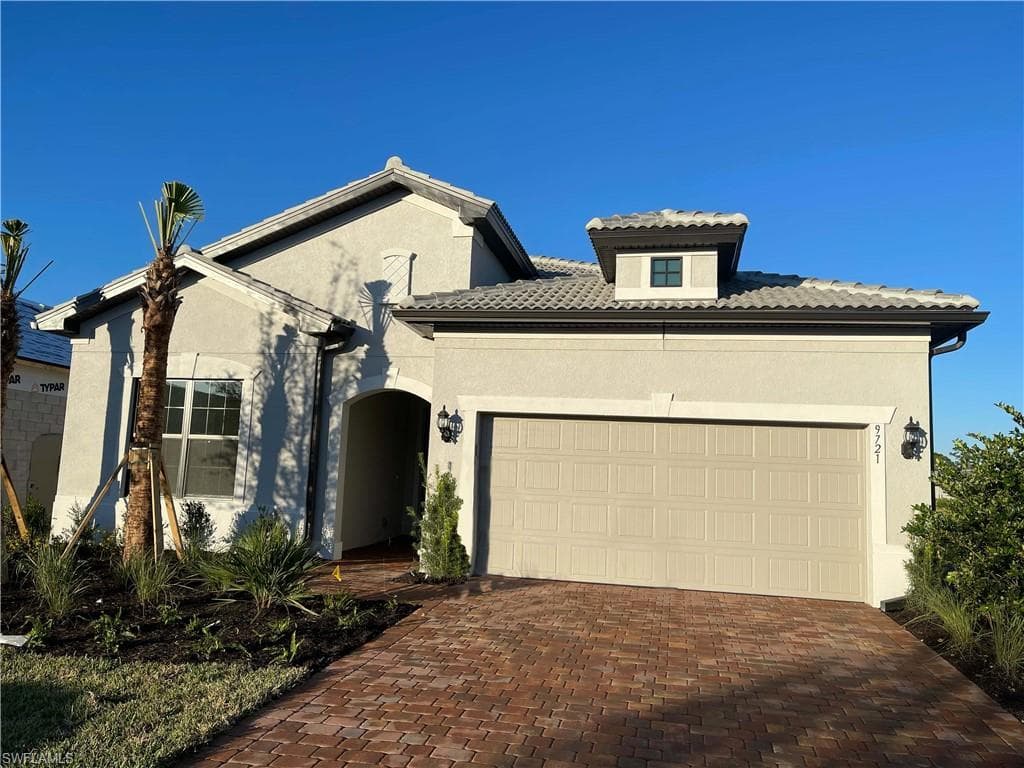 9721 Everglades DR NAPLES, FL 34120