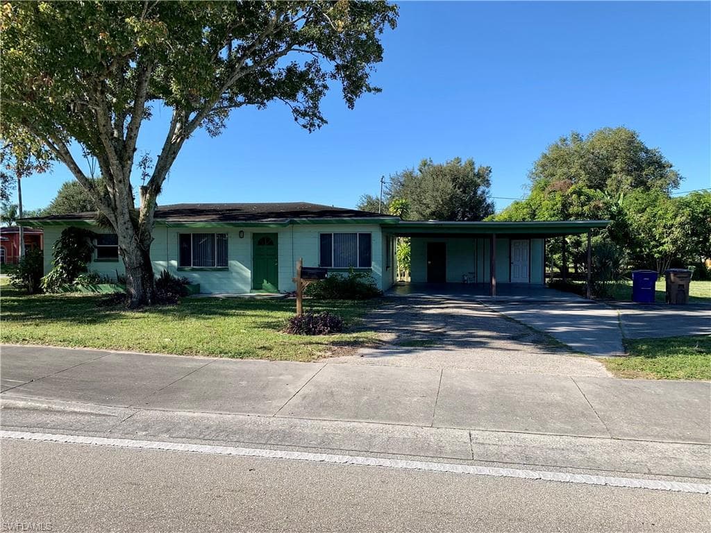 205 Lee BLVD LEHIGH ACRES, FL 33936