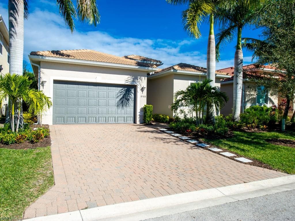 8588 Banyan Bay BLVD FORT MYERS, FL 33908