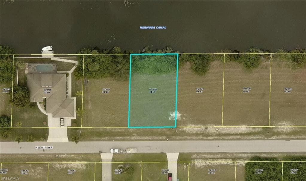 1427 NW 8th TER CAPE CORAL, FL 33993