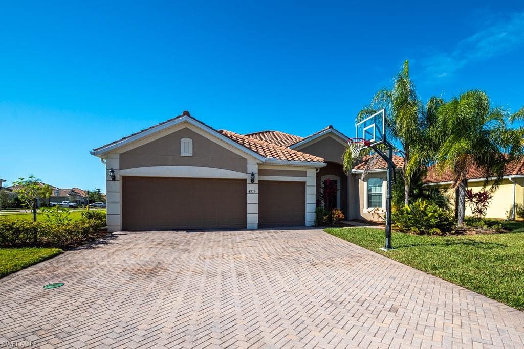 4915 Lowell DR AVE MARIA, FL 34142