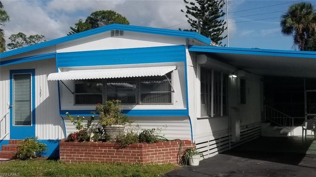 129 Lantern LN NORTH FORT MYERS, FL 33917