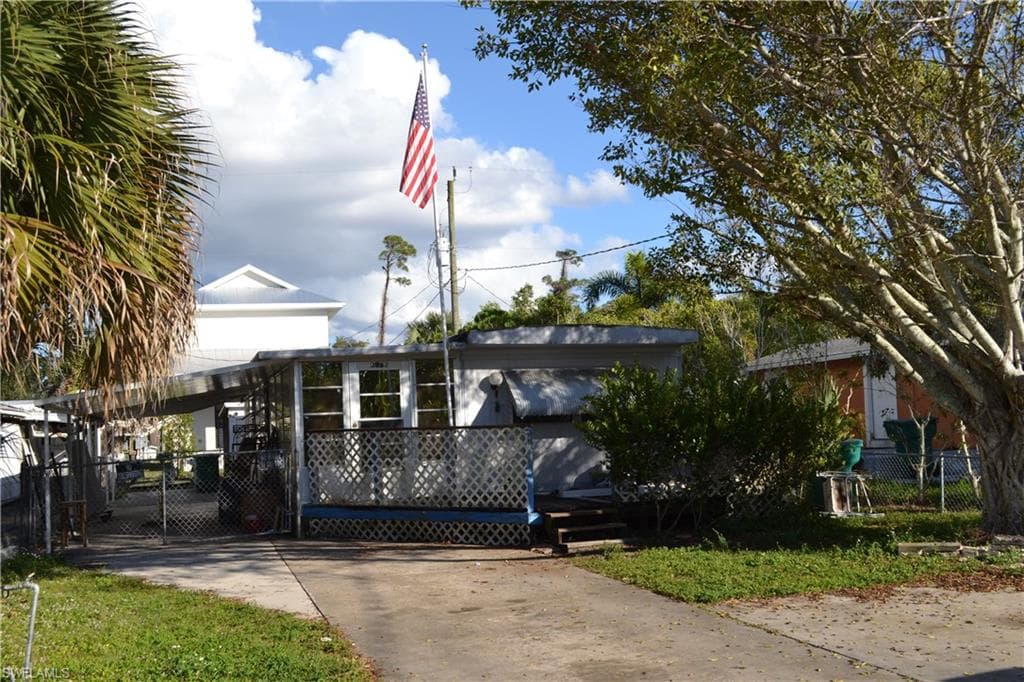 3967 New Moon CT NAPLES, FL 34112