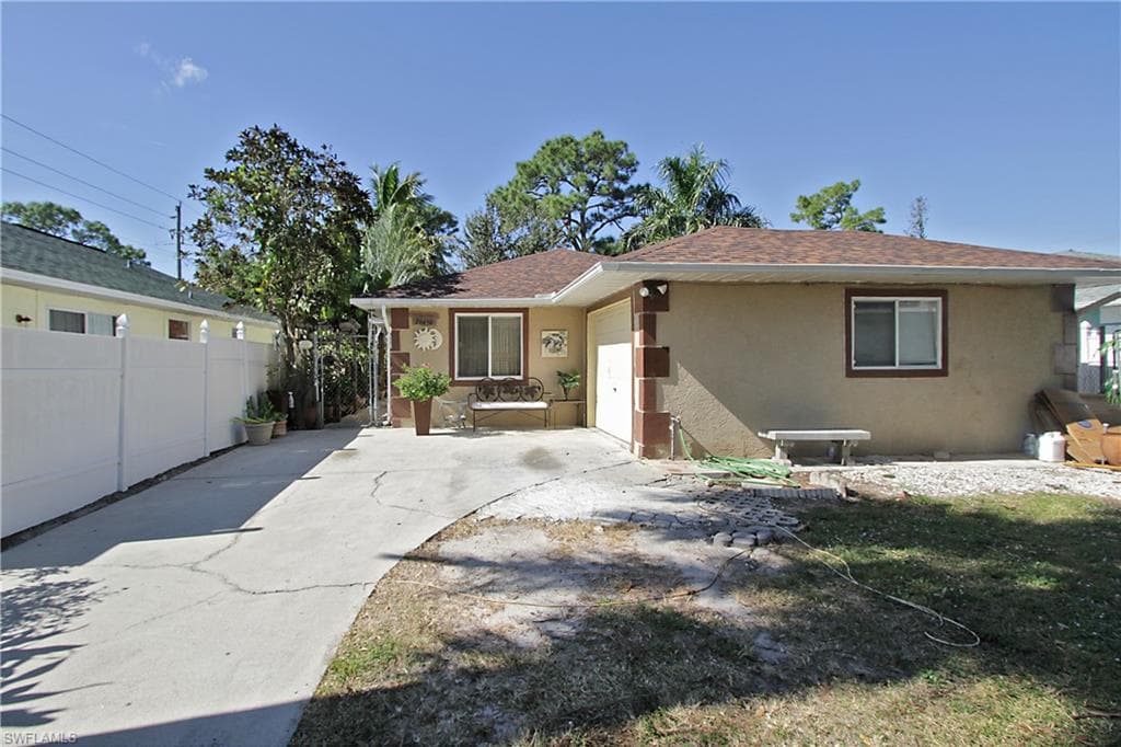 26450 Nottingham LN BONITA SPRINGS, FL 34135