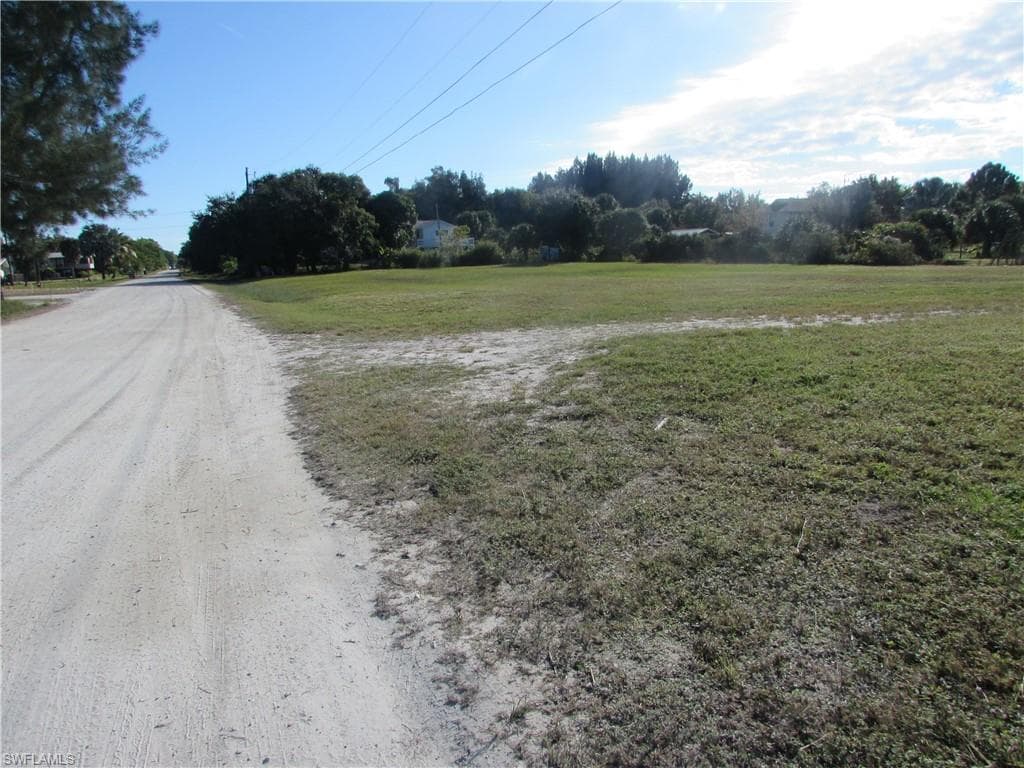 7475 Kreamers DR BOKEELIA, FL 33922