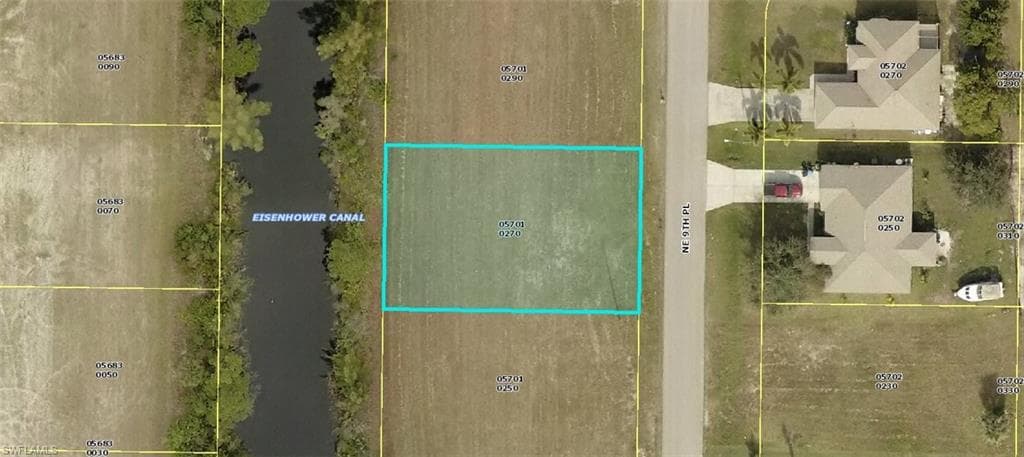 3916 NE 9th PL CAPE CORAL, FL 33909