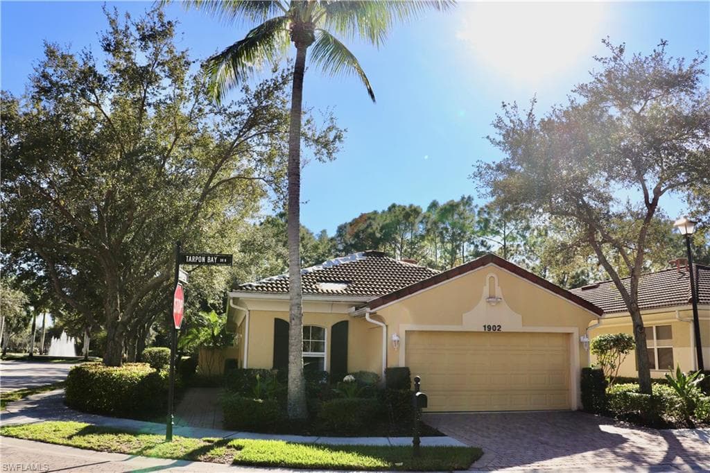 1902 Tarpon Bay DR N 101 NAPLES, FL 34119