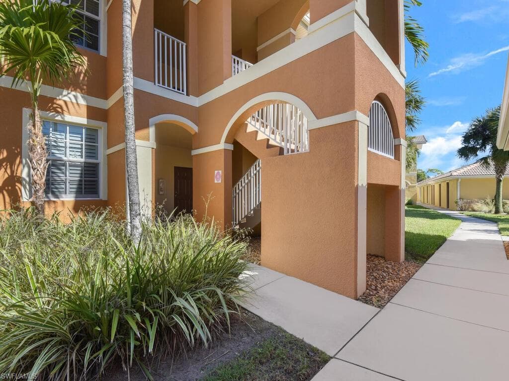 1107 Winding Pines CIR 106 CAPE CORAL, FL 33909