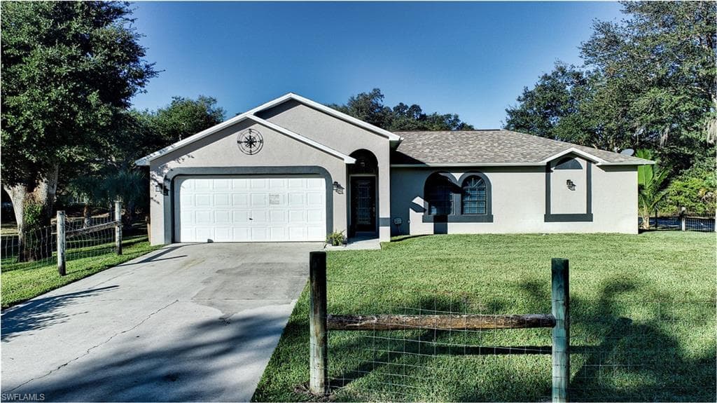 1823 Jefferson AVE LEHIGH ACRES, FL 33972