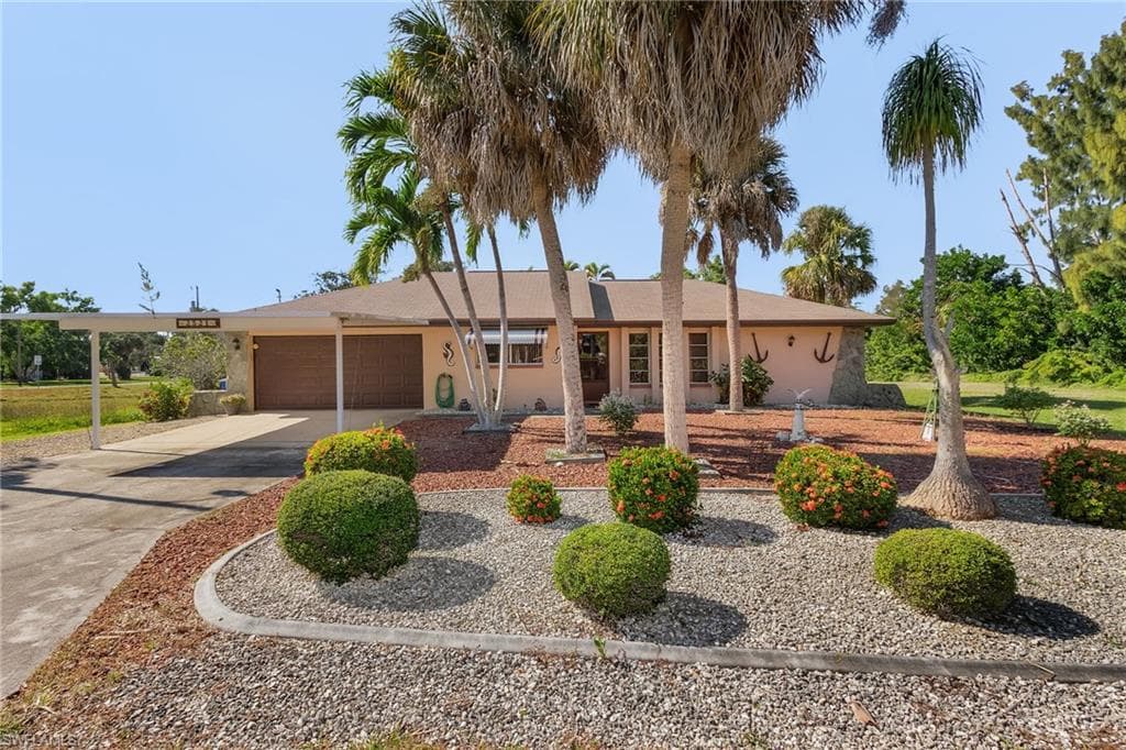 2521 BAYBREEZE ST ST. JAMES CITY, FL 33956