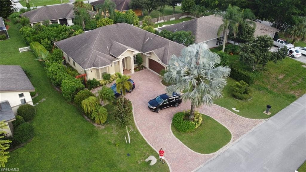2472 43rd ST SW NAPLES, FL 34116