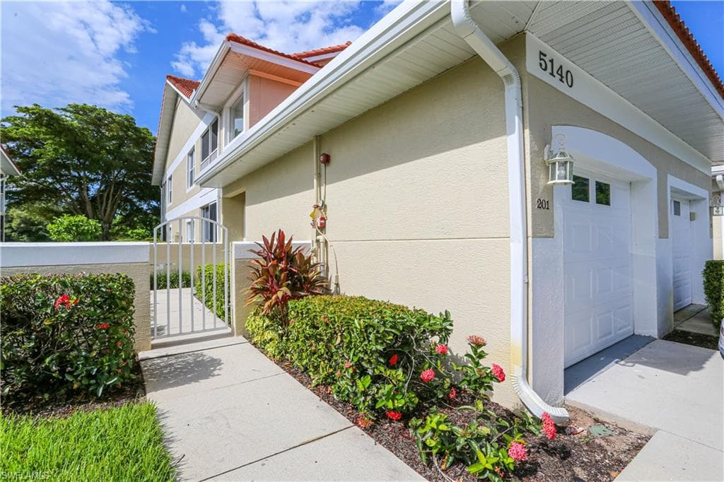 5140 Cobble Creek CT C-201 NAPLES, FL 34110