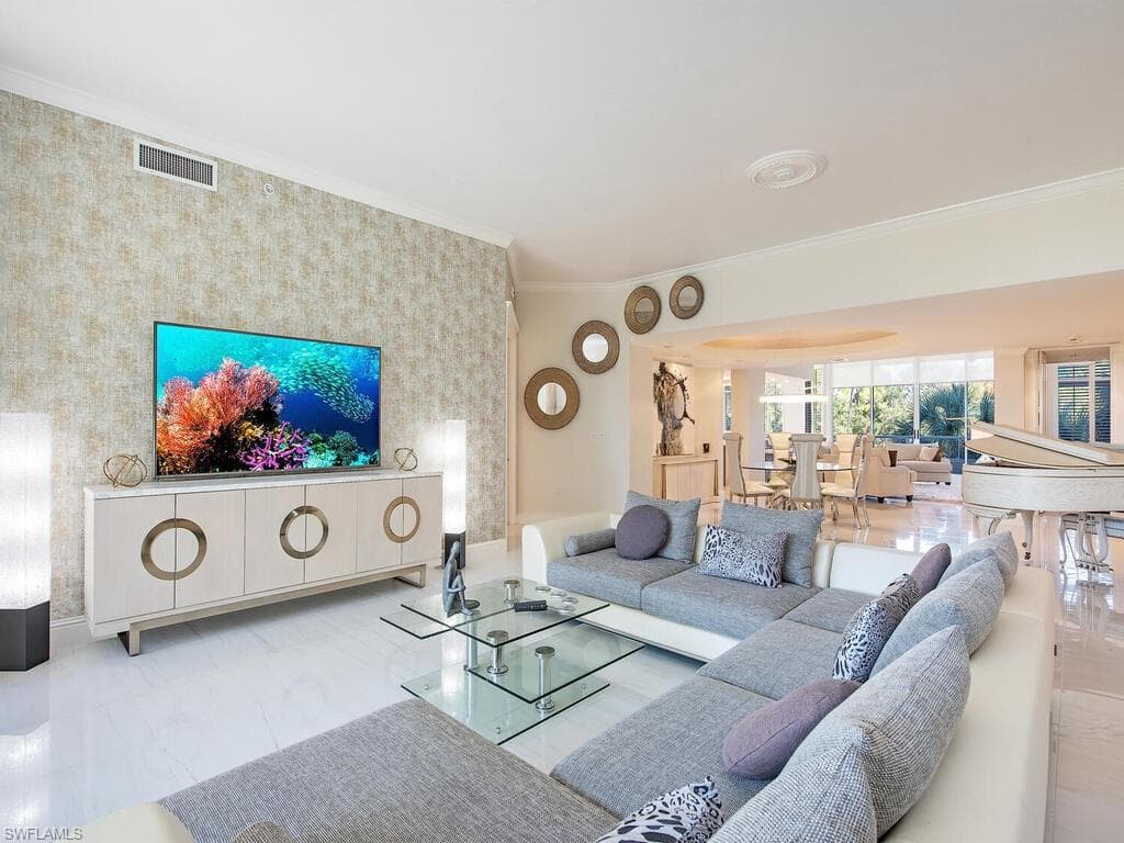 2640 GREY OAKS DR N B-25 NAPLES, FL 34105