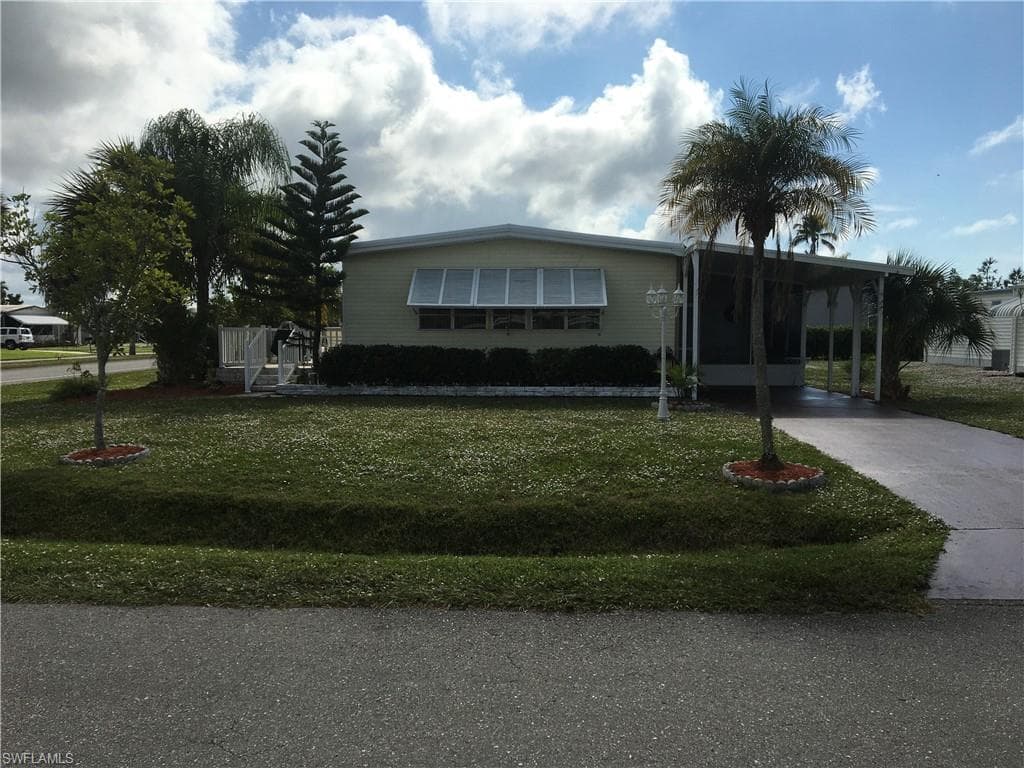 17 Saint Raphael DR NAPLES, FL 34112