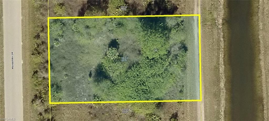 1890 Mayberry DR LEHIGH ACRES, FL 33972