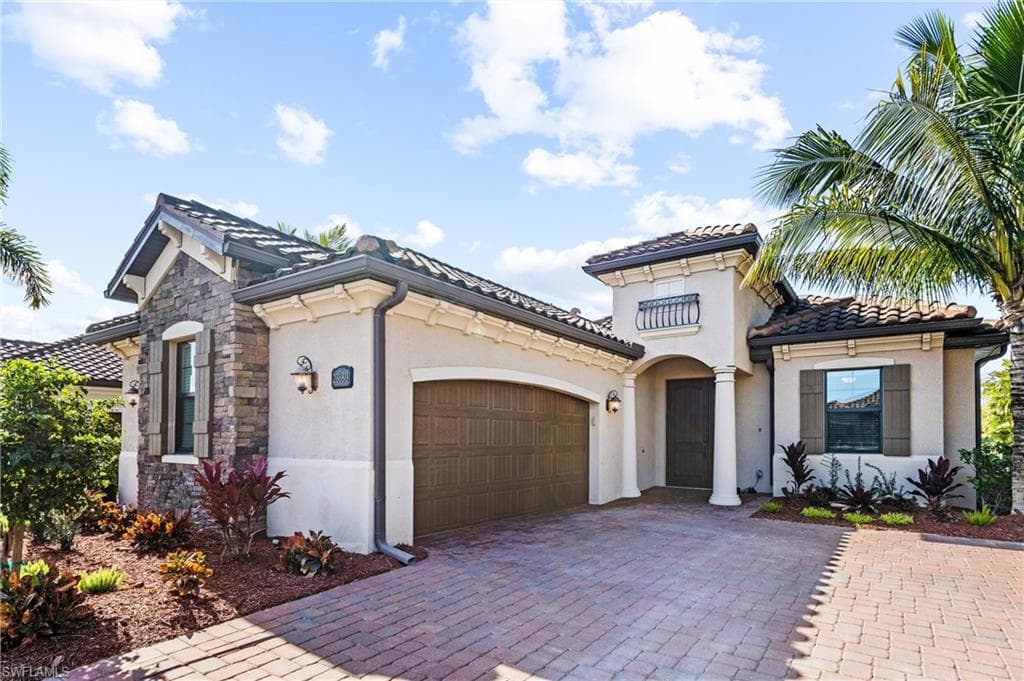 28680 Derry CT BONITA SPRINGS, FL 34135