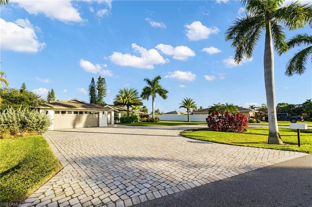 3703 SE 21st AVE CAPE CORAL, FL 33904