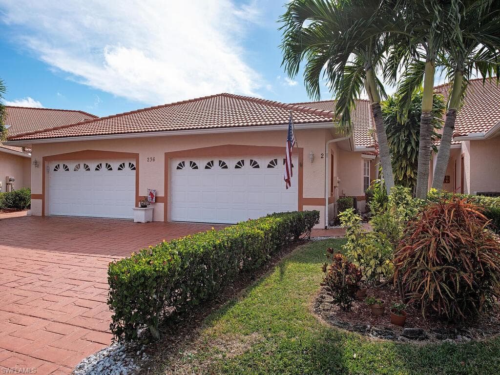 236 W Naomi DR 4802 NAPLES, FL 34104
