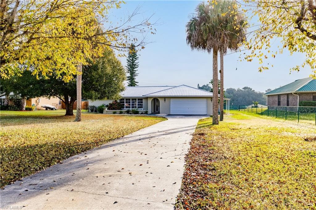 301 Caloosa Estates DR LABELLE, FL 33935