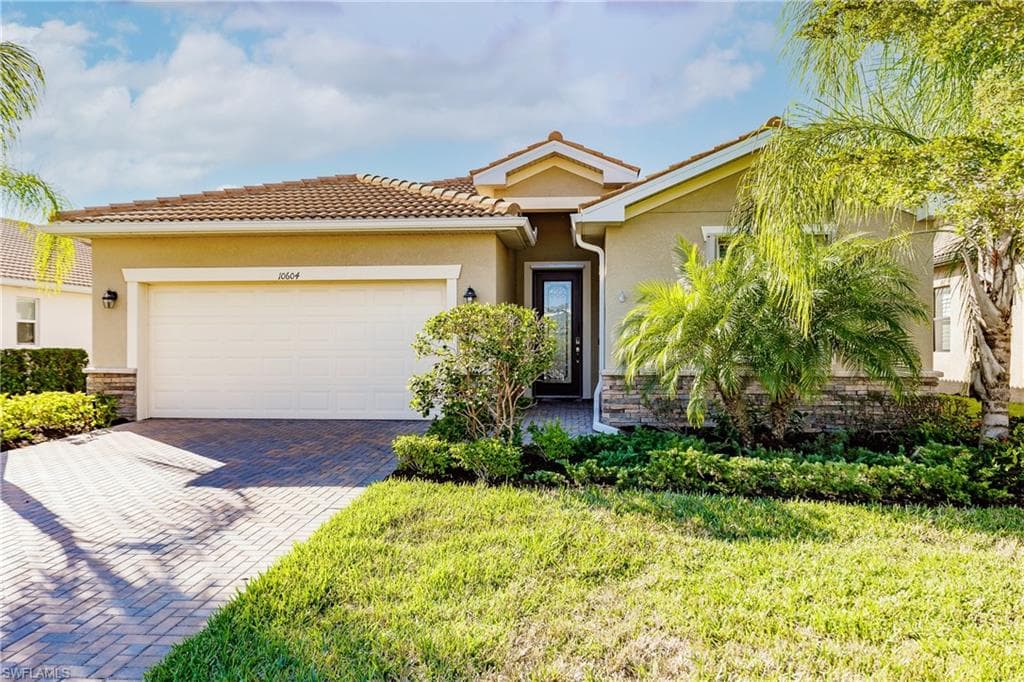 10604 Pistoia DR FORT MYERS, FL 33913