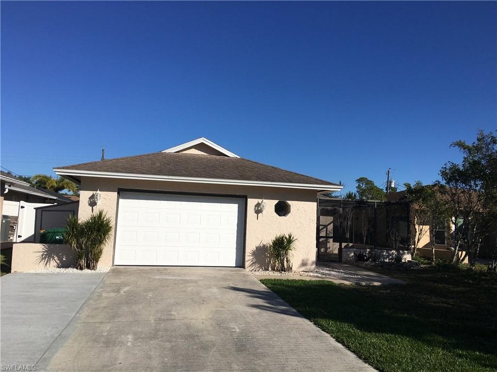 731 106th AVE N NAPLES, FL 34108