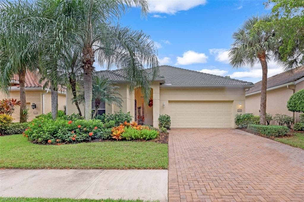 3599 Grand Cypress DR NAPLES, FL 34119
