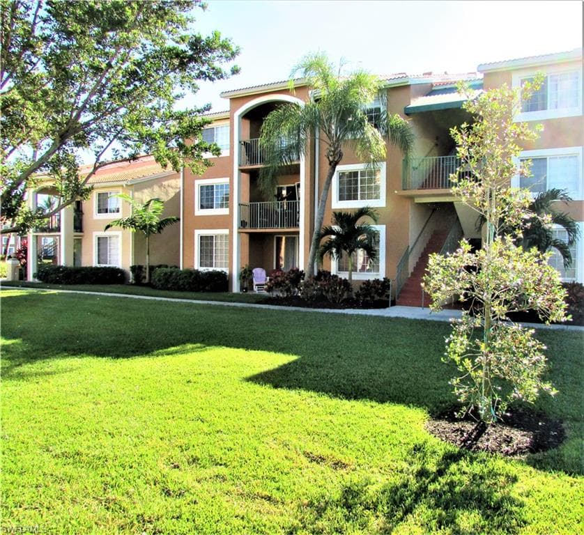 1195 Wildwood Lakes BLVD 6-103 NAPLES, FL 34104
