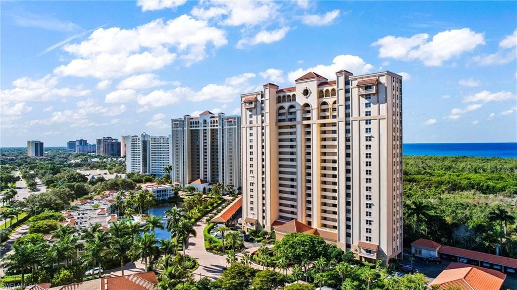 6585 Nicholas BLVD 803 NAPLES, FL 34108