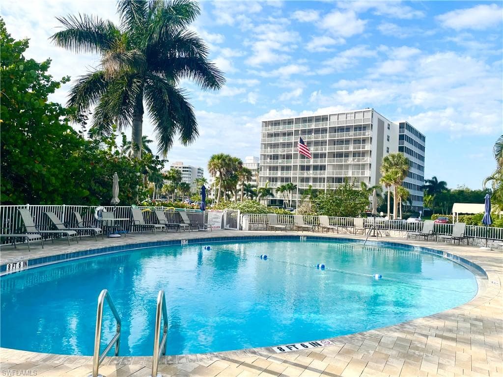 5 Bluebill AVE 301 NAPLES, FL 34108