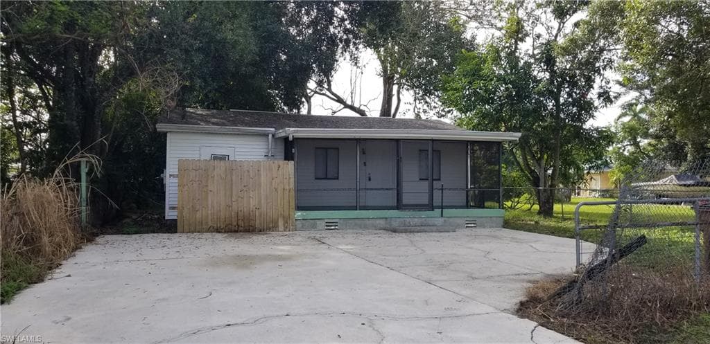 4424 Railroad AVE FORT MYERS, FL 33905