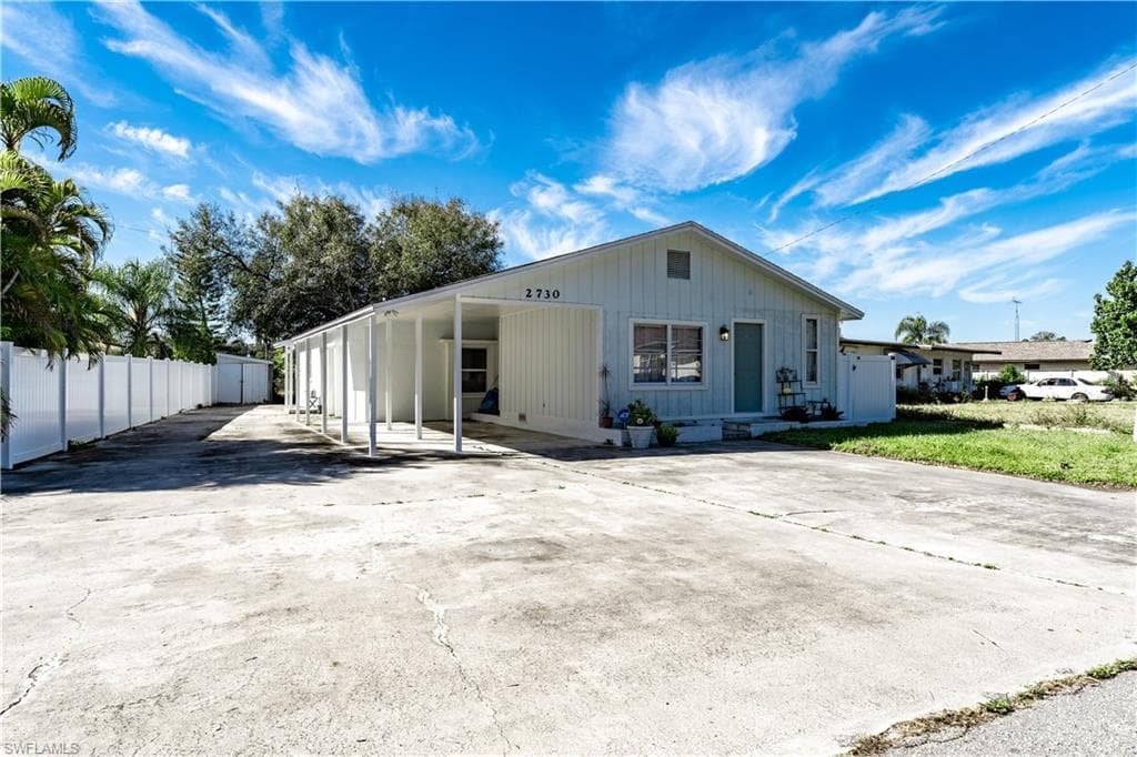 2730 Lakeview DR FORT MYERS, FL 33905