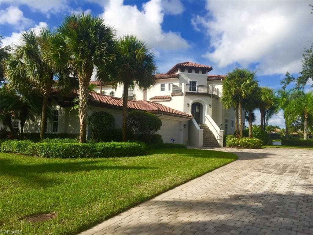 28561 Calabria CT 202 NAPLES, FL 34110
