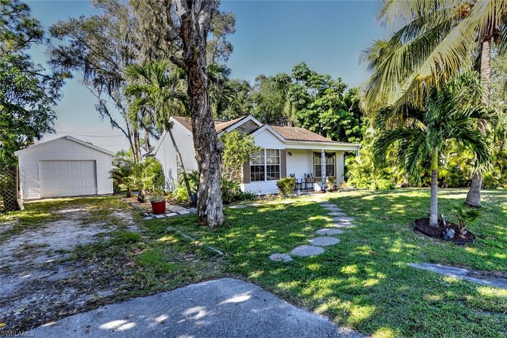 18442 Sunflower RD FORT MYERS, FL 33967