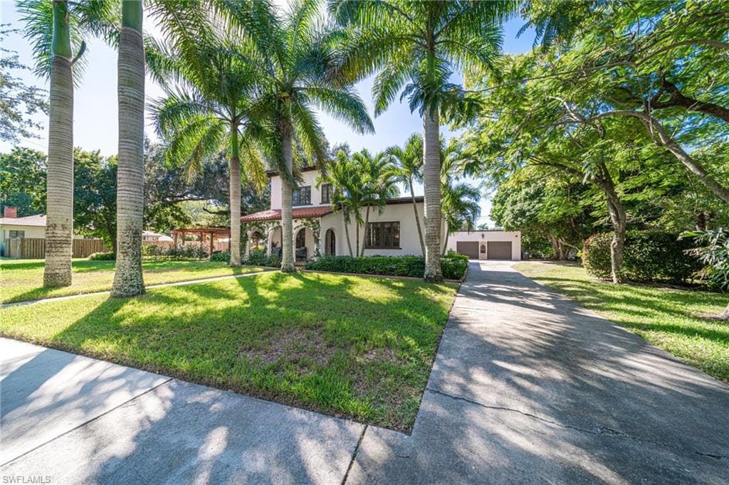 1668 Menlo RD FORT MYERS, FL 33901