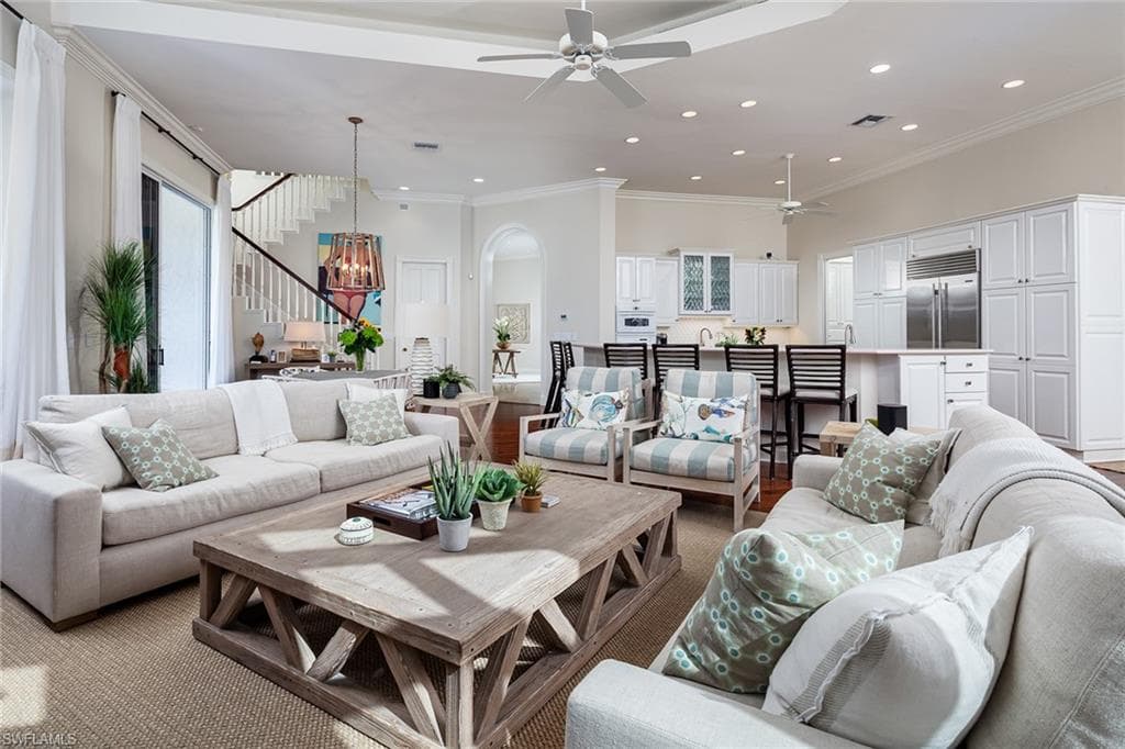 6987 Greentree DR NAPLES, FL 34108