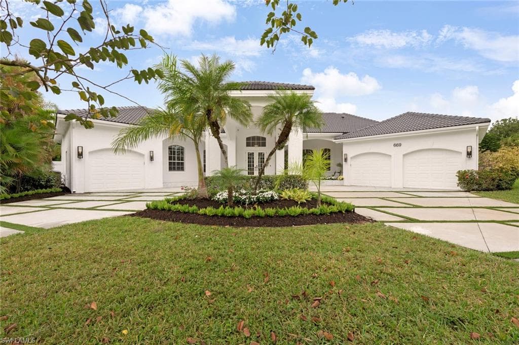669 West ST NAPLES, FL 34108
