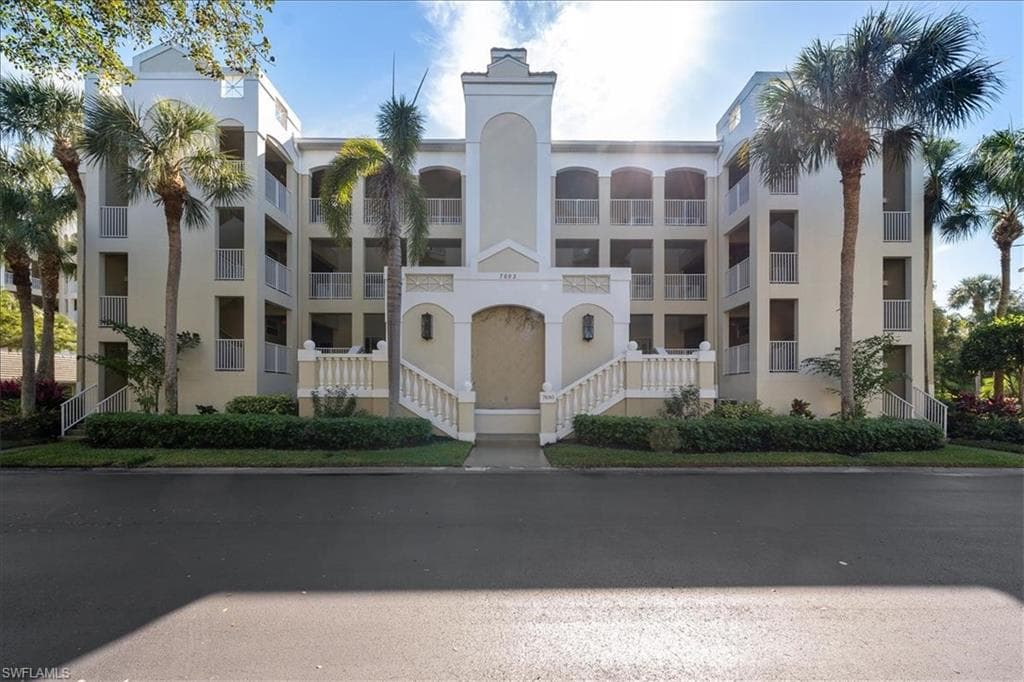 7693 Pebble Creek CIR 3-201 NAPLES, FL 34108