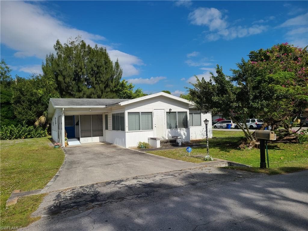 287 Poe AVE NORTH FORT MYERS, FL 33917
