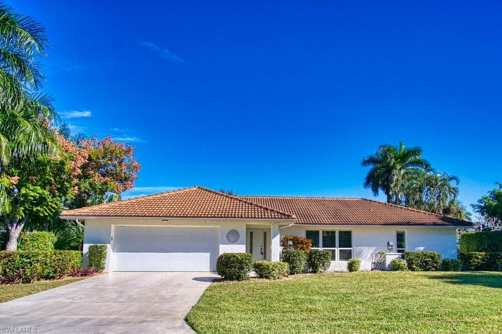 27141 Driftwood DR BONITA SPRINGS, FL 34135