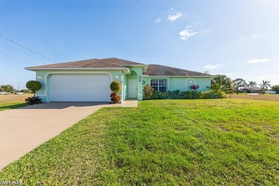2734 10th TER CAPE CORAL, FL 33993
