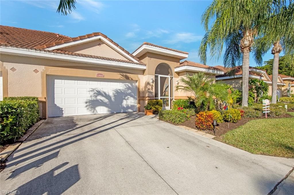 13953 Bently CIR FORT MYERS, FL 33912