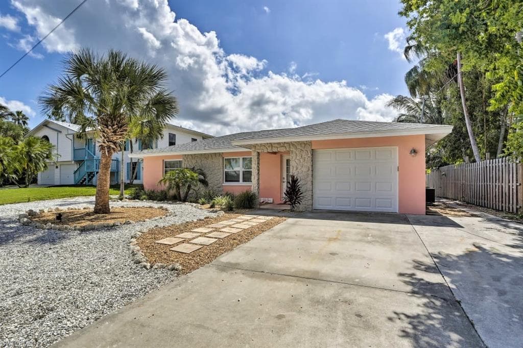 3571 Emerald AVE ST. JAMES CITY, FL 33956