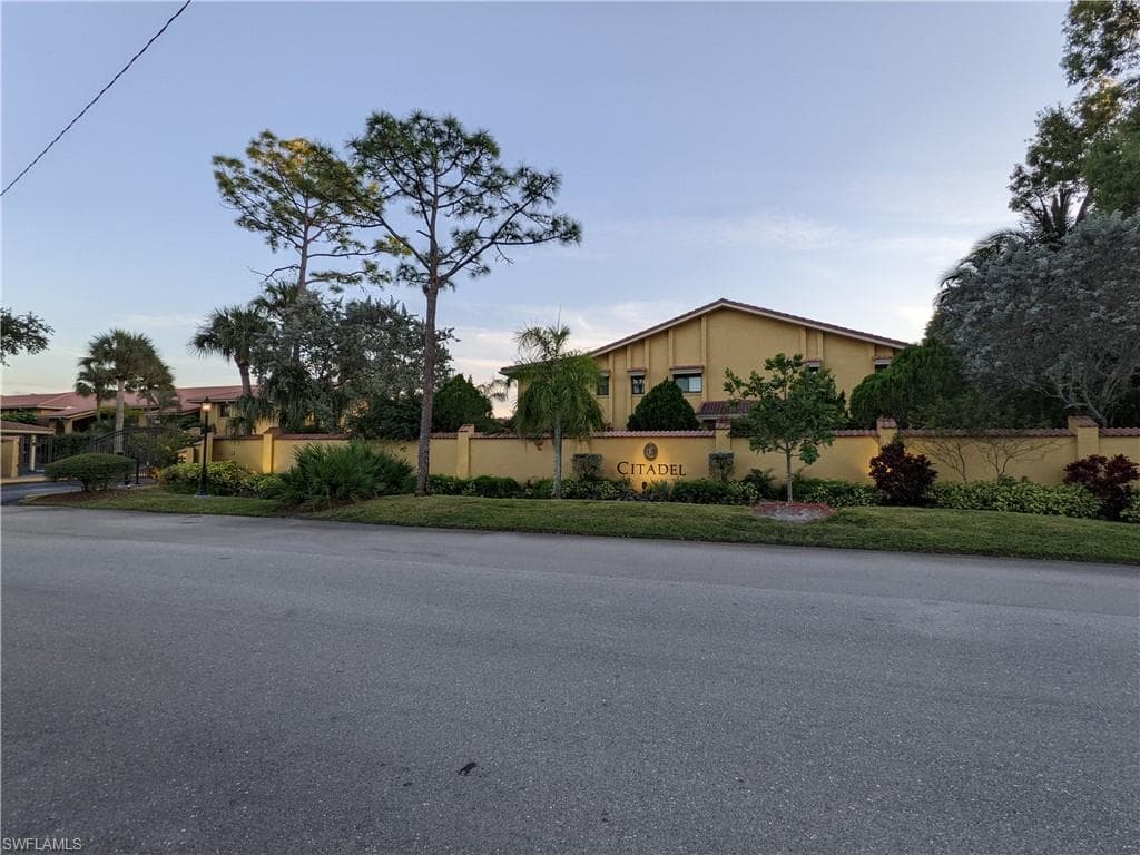 9845 Citadel LN 105 BONITA SPRINGS, FL 34135
